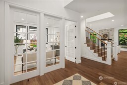 13988 Southeast 5th Street Bellevue, WA 98005 - Photo 4 of 39