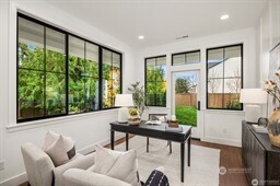 13988 Southeast 5th Street Bellevue, WA 98005 - Photo 5 of 39