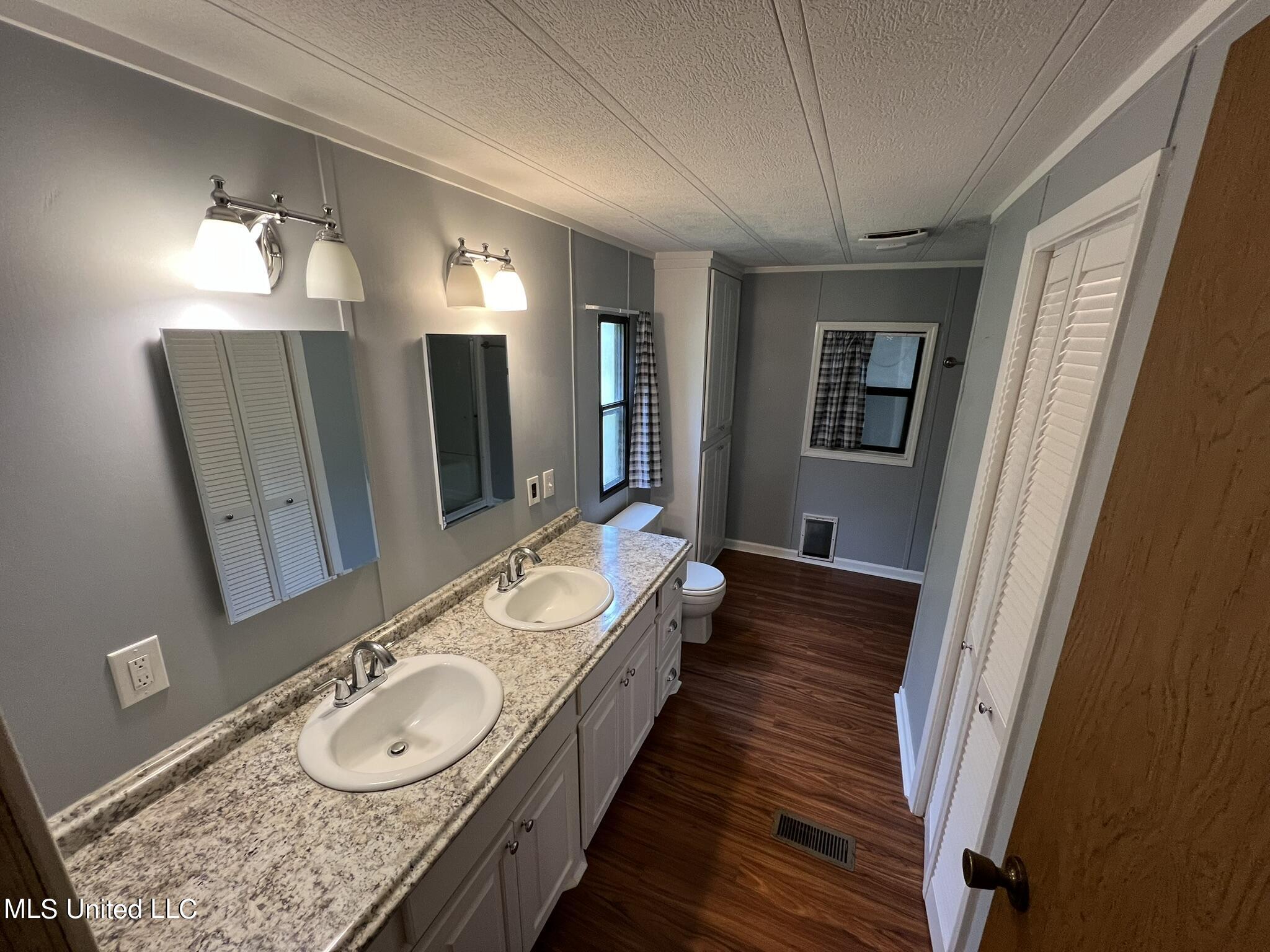 489 Line Street Byram, MS 39272 - Photo 19 of 28 IMG_6333