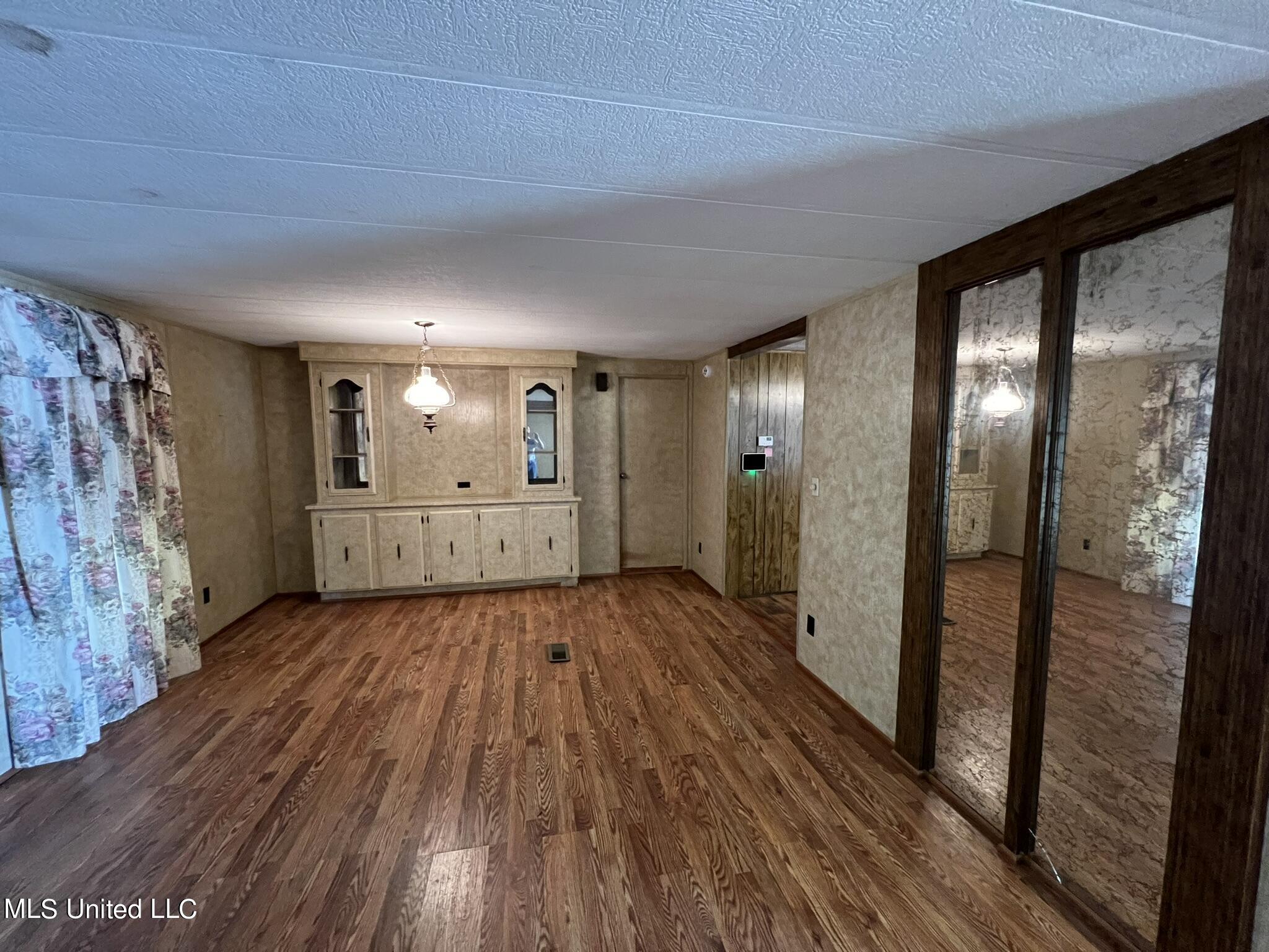 489 Line Street Byram, MS 39272 - Photo 6 of 28 IMG_6331