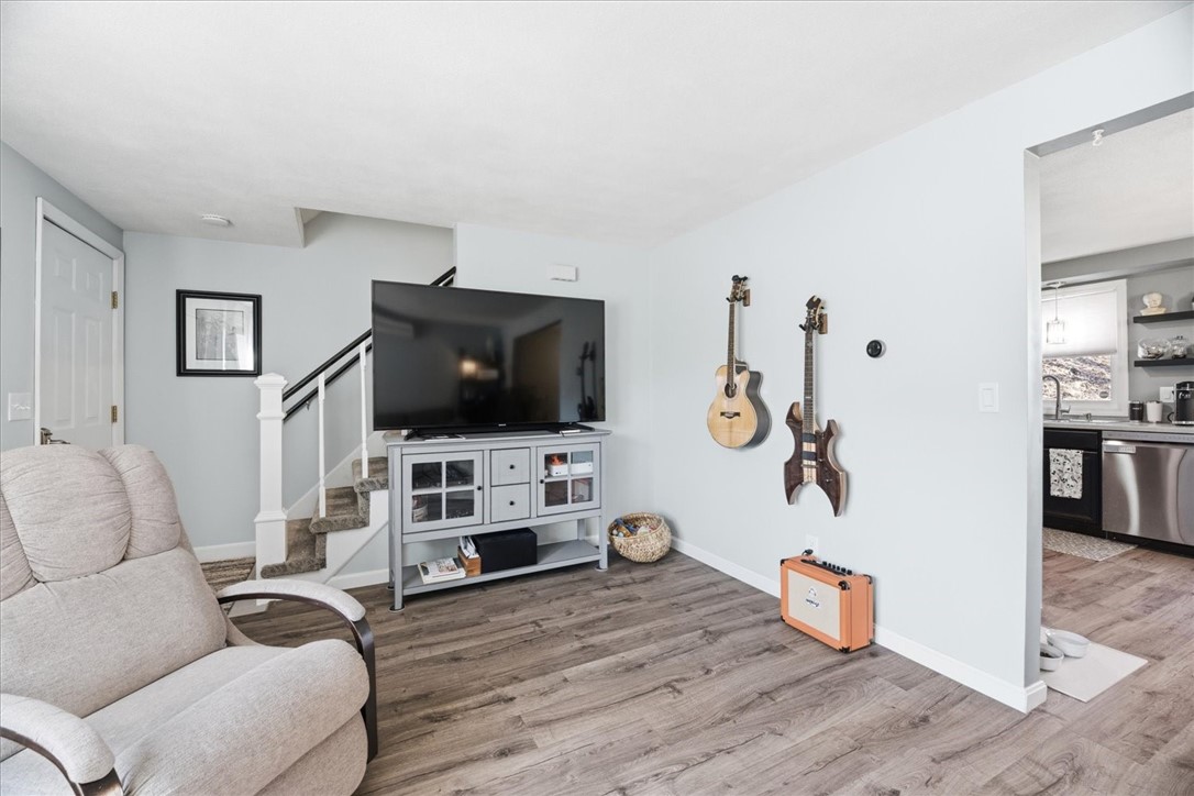 131 New River Road Lincoln, RI 02838 - Photo 10 of 31