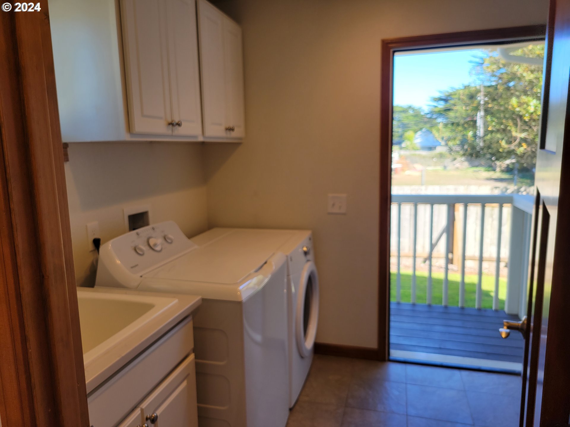 55091 Franklin Road Bandon, OR 97411 - Photo 16 of 34 Gallery Image 16