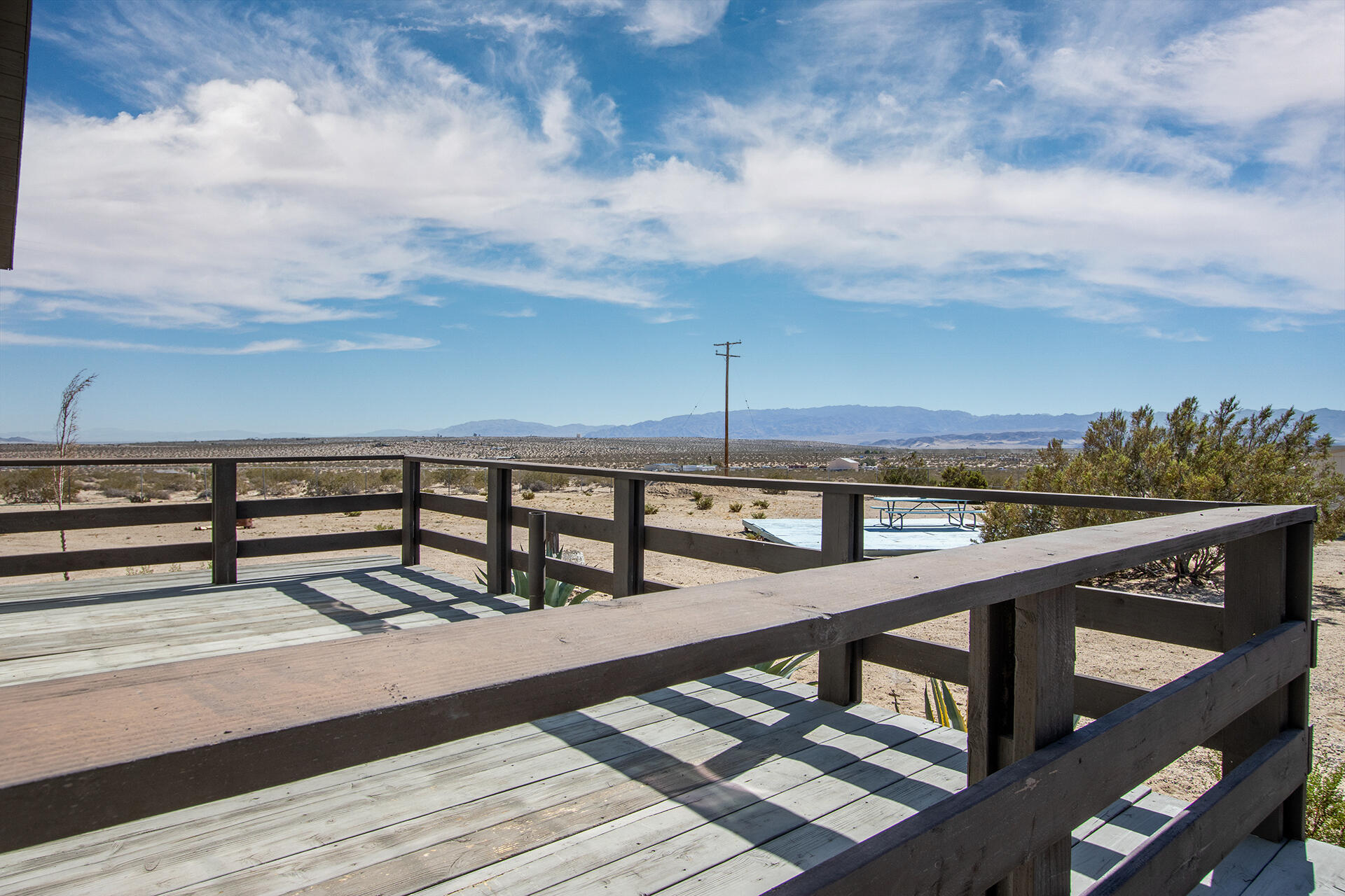 66621 Daisy Lane Joshua Tree, CA 92252 - Photo 38 of 53 a view of a balcony