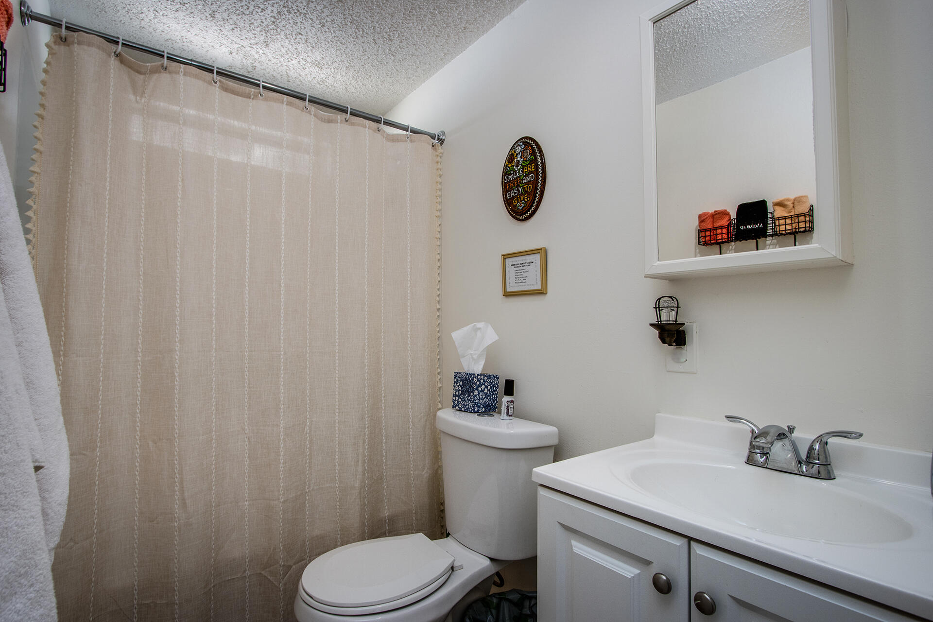 66621 Daisy Lane Joshua Tree, CA 92252 - Photo 46 of 53 a bathroom with a sink and a toilet