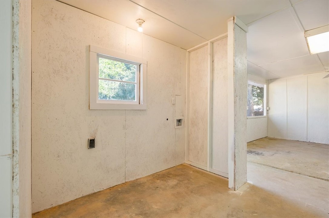 24 Sangster Road Jesup, GA 31545 - Photo 21 of 28 Laundry