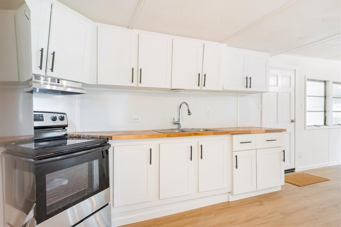 24 Sangster Road Jesup, GA 31545 - Photo 3 of 28 Kitchen