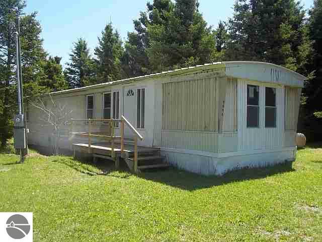 9834 North 7 Road Mesick, MI 49668 - Photo 1 of 14 1736463.JPG