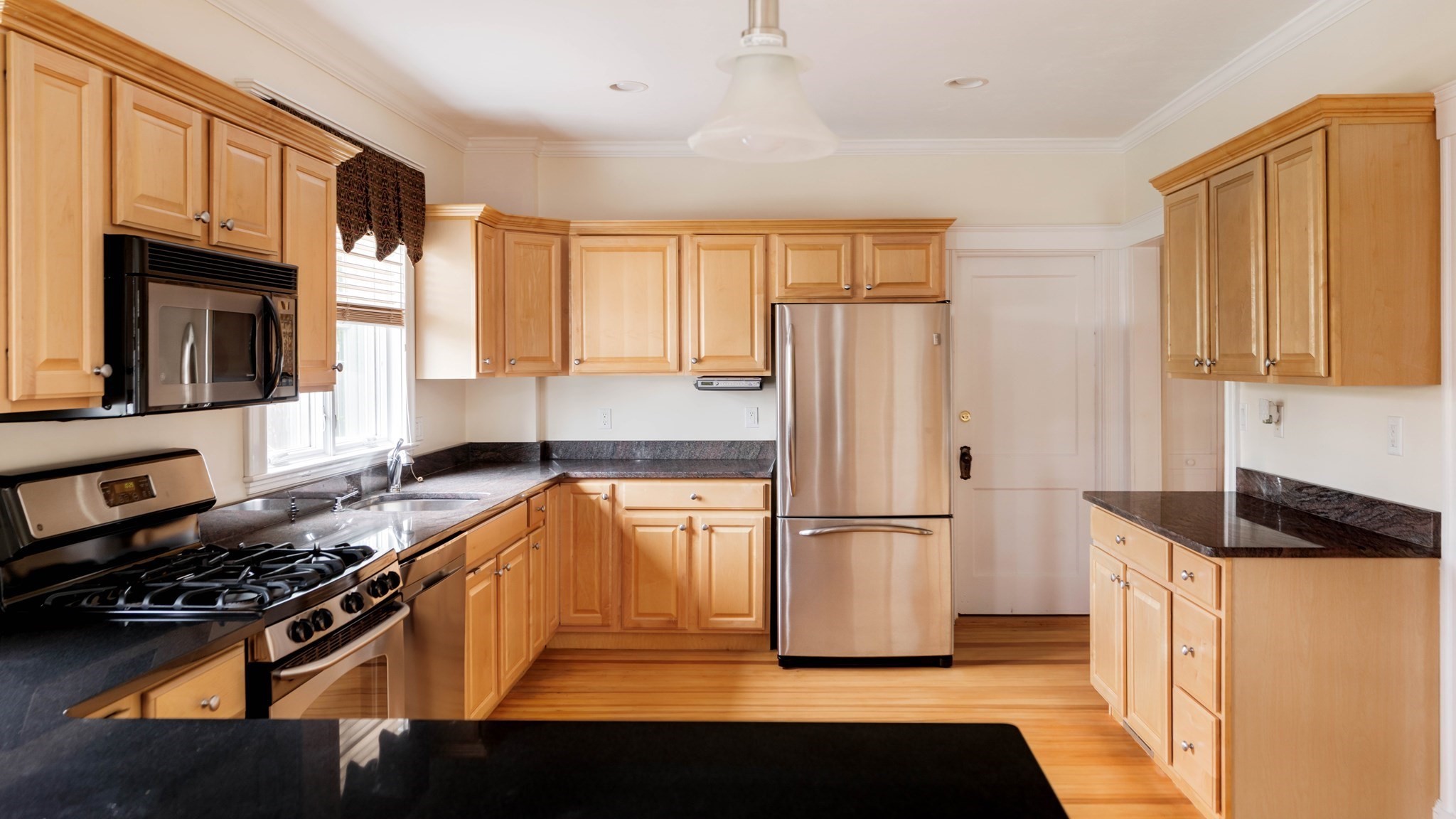 2-4 Peabody Road, Unit 2 Stoneham, MA 02180 - Photo 1 of 16 Gallery Image 1