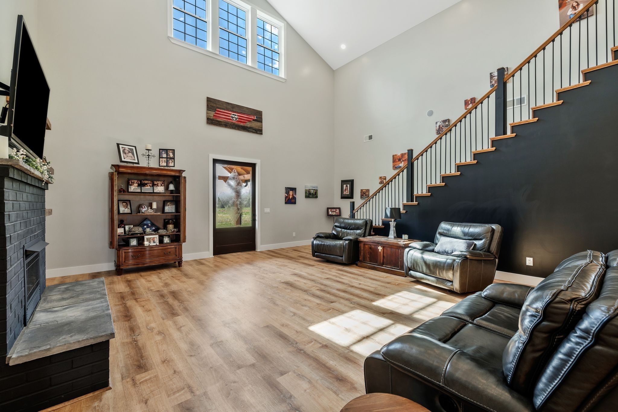 11010 Shelbyville Road Morrison, TN 37357 - Photo 7 of 44 a view of livingroom with furniture and flat screen tv
