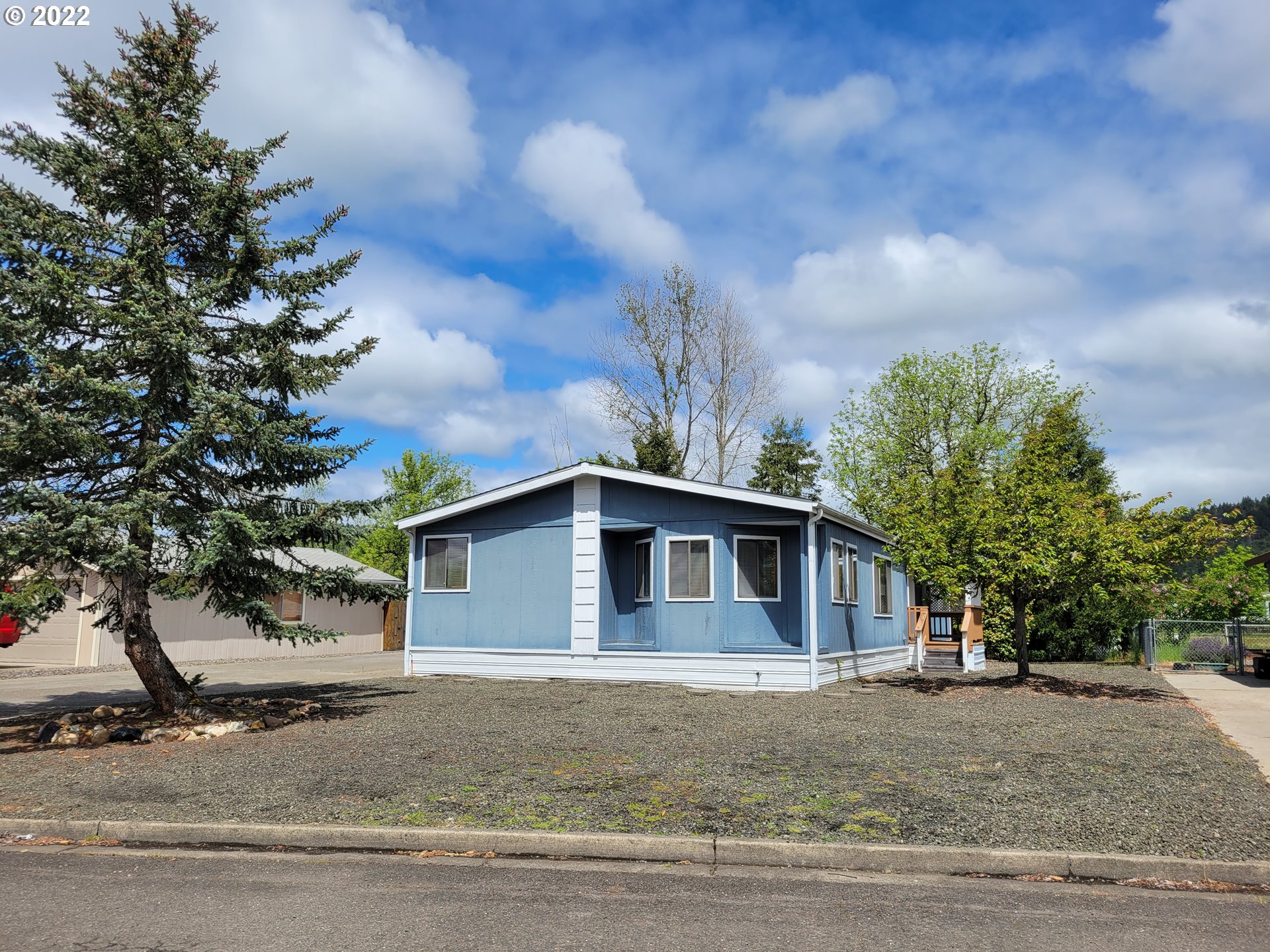 235 Raintree Avenue Sutherlin, OR 97479 - Photo 2 of 17 Gallery Image 2