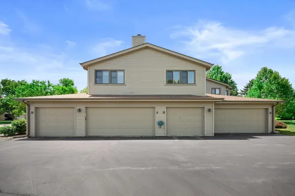 $215,000 | 1020 Prairie Drive, Unit 9L, Mount Pleasant, WI 53406