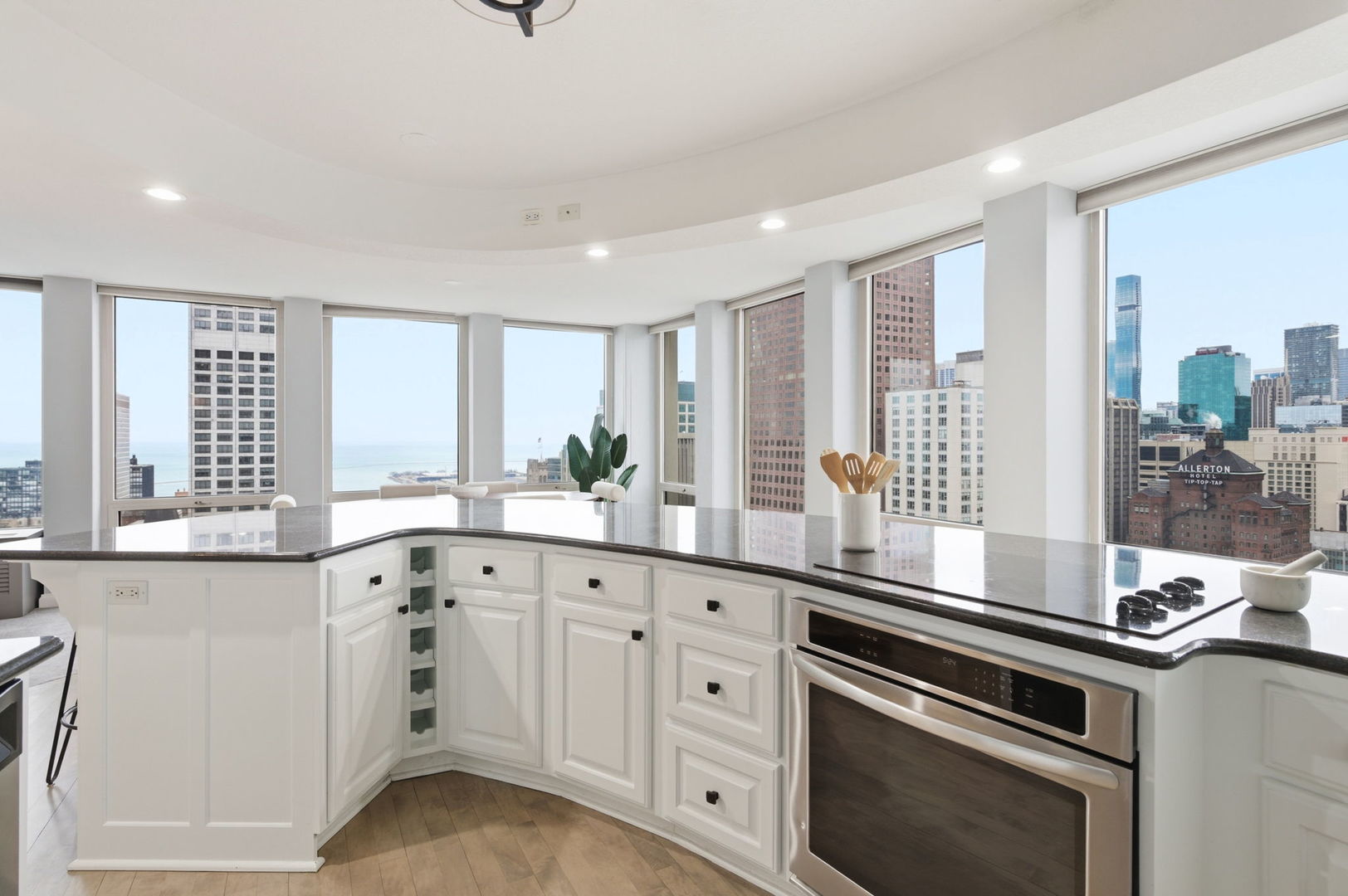 111 East Chestnut Street, Unit 37K Chicago, IL 60611 - Photo 14 of 43