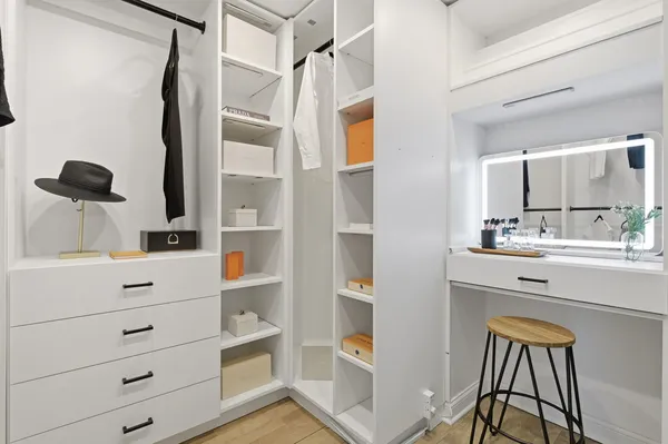 $785,000 | 111 East Chestnut Street, Unit 37K, Chicago, IL 60611