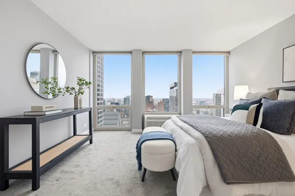 $785,000 | 111 East Chestnut Street, Unit 37K, Chicago, IL 60611