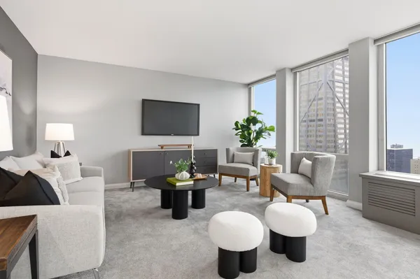 $785,000 | 111 East Chestnut Street, Unit 37K, Chicago, IL 60611