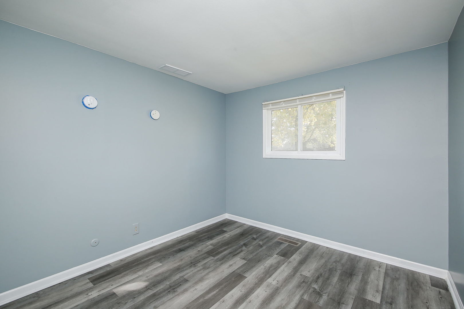 526 White Oak Road Bolingbrook, IL 60440 - Photo 10 of 18 an empty room with a window