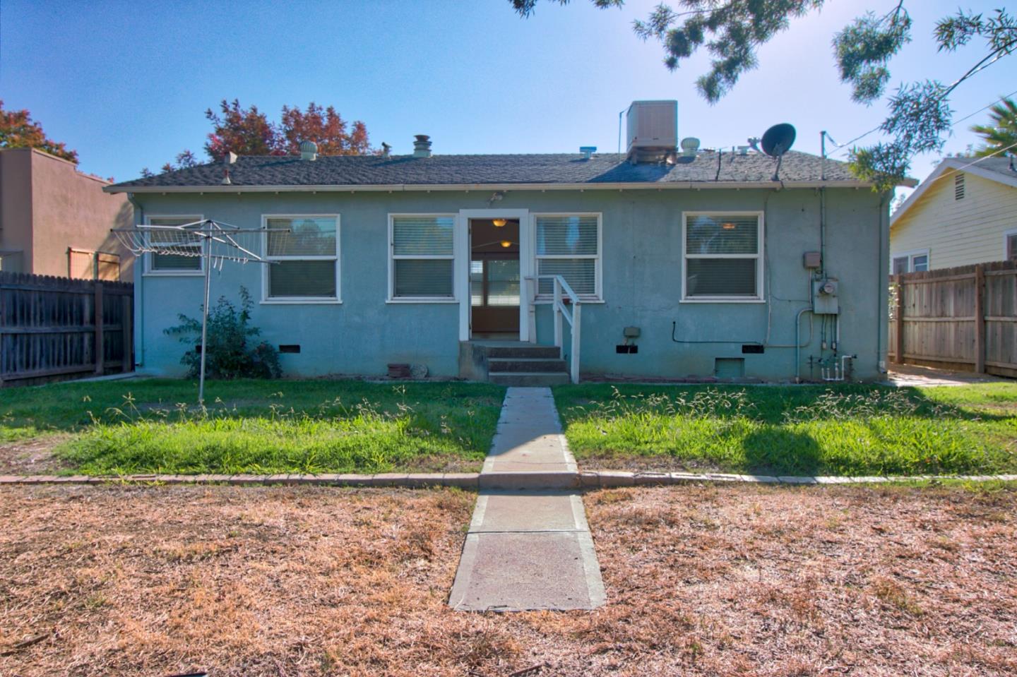 237 West 26th Street Merced, CA 95340 - Photo 4 of 41 Gallery Image 4