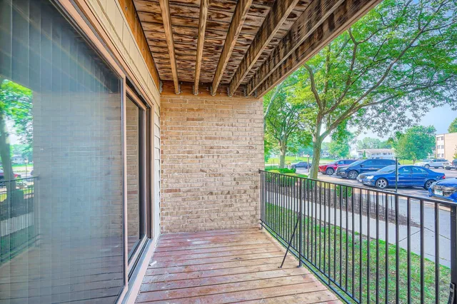 $165,500 | 1887 Silver Bell Road, Unit 103, Eagan, MN 55122