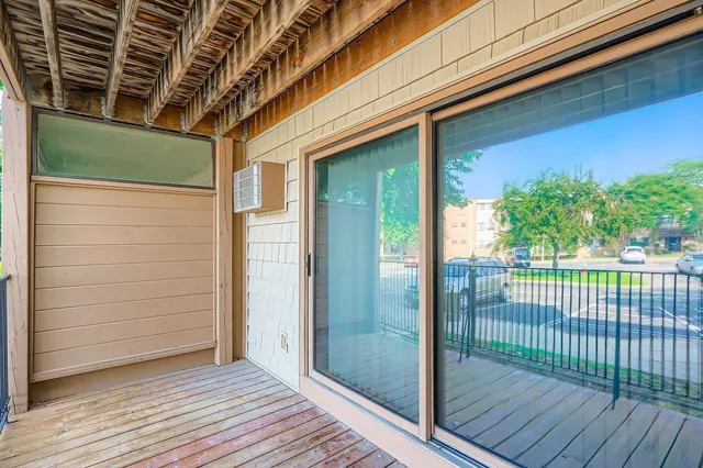 $165,500 | 1887 Silver Bell Road, Unit 103, Eagan, MN 55122