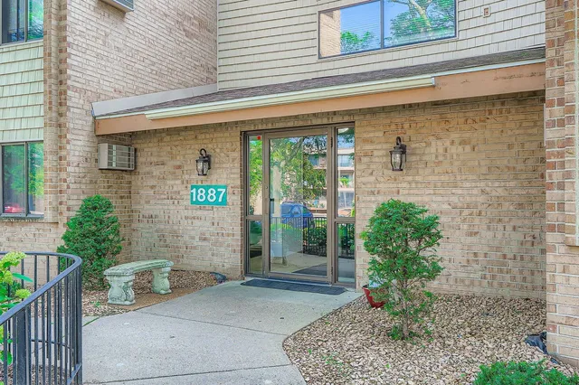 $165,500 | 1887 Silver Bell Road, Unit 103, Eagan, MN 55122