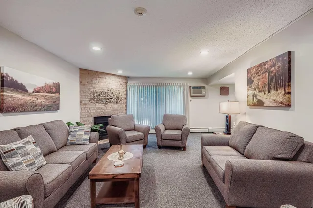 $165,500 | 1887 Silver Bell Road, Unit 103, Eagan, MN 55122