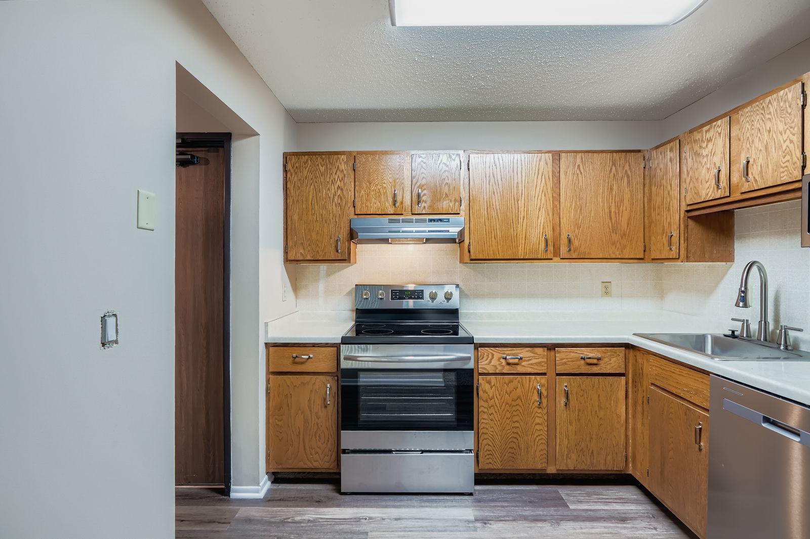 1887 Silver Bell Road, Unit 103 Eagan, MN 55122 - Photo 4 of 28