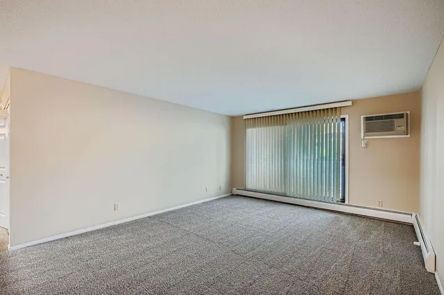 $165,500 | 1887 Silver Bell Road, Unit 103, Eagan, MN 55122