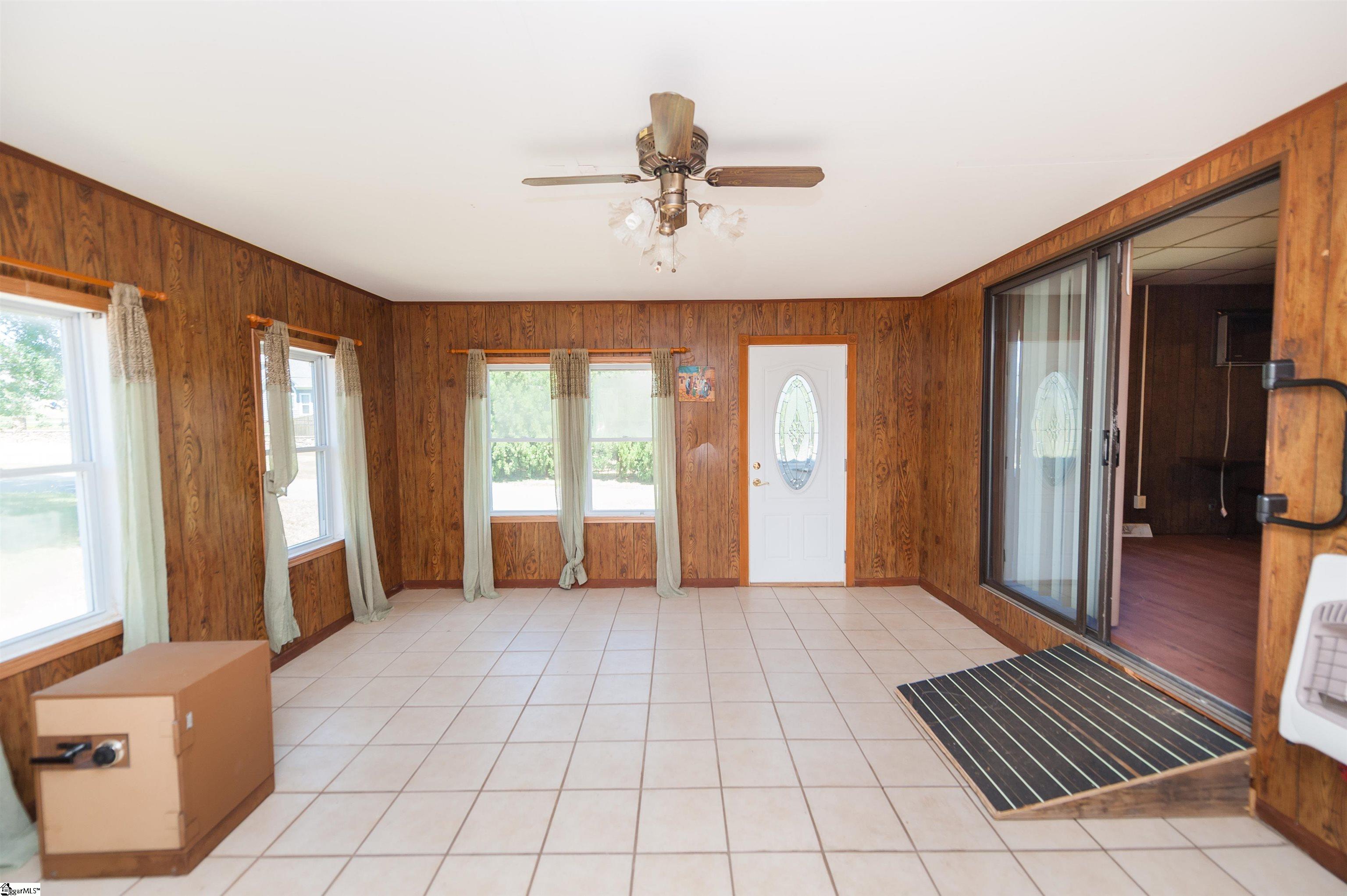 747 North Main Street Inman, SC 29349 - Photo 5 of 23