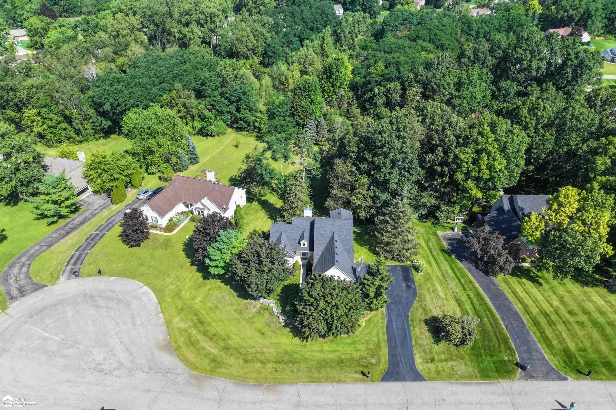 4279 Ridge Court Pinckney, MI 48169 - Photo 42 of 59 50152354-97b5d503-fb66-4b4e-b513-c75079340567.JPG