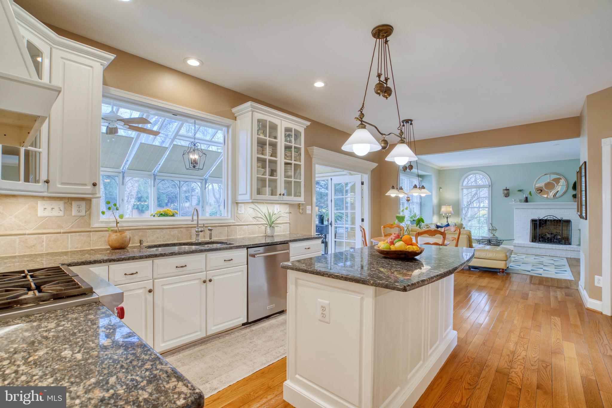 10822 Crippen Vale Court Reston, VA 20194 - Photo 9 of 68