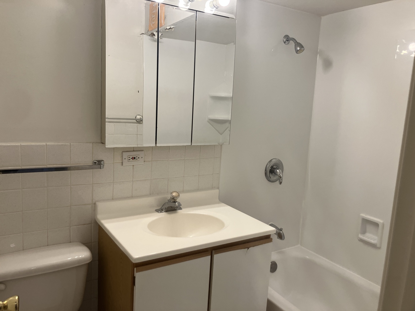 2222 South Goebbert Road, Unit 157 Arlington Heights, IL 60005 - Photo 8 of 15