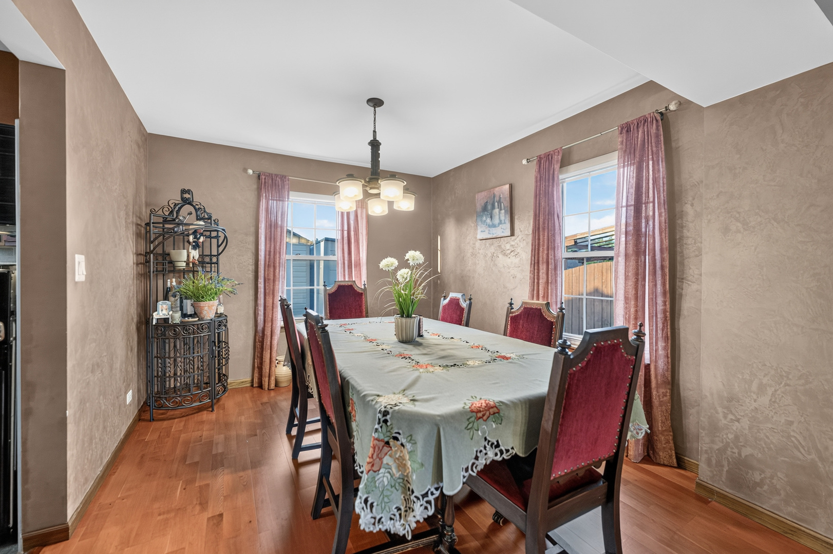 551 Foxford Road Bartlett, IL 60103 - Photo 6 of 41 Gallery Image 6