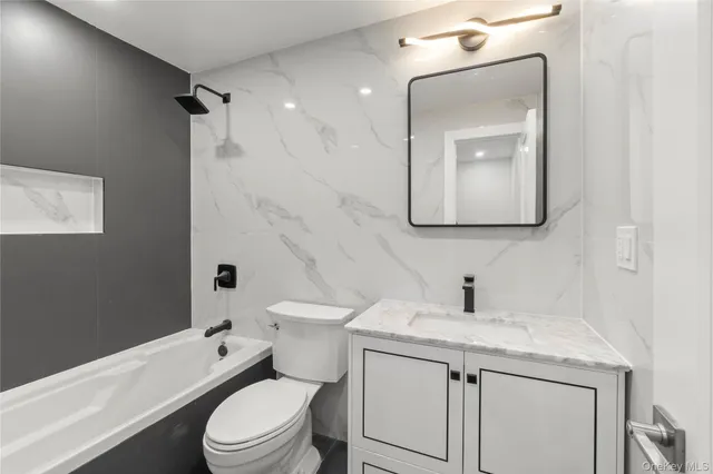 $1,499,999 | 249-09 Mayda Road | Rosedale