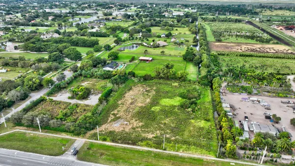 $5,000,000 | 15445 South State Road 7 Road, Delray Beach, FL 33446