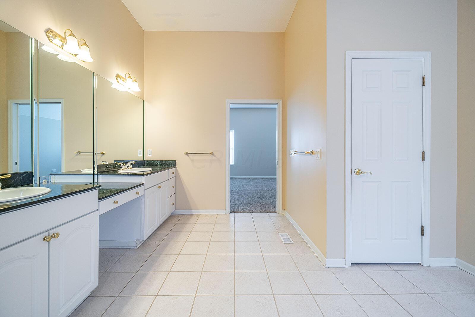 6263 Post Road Dublin, OH 43017 - Photo 41 of 79 Owner ensuite bath