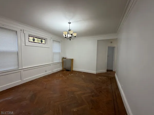 $2,700 | 205 Chancellor Avenue, Unit 1, Newark, NJ 07112