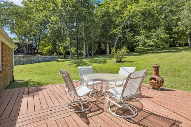 a view of a house with a garage