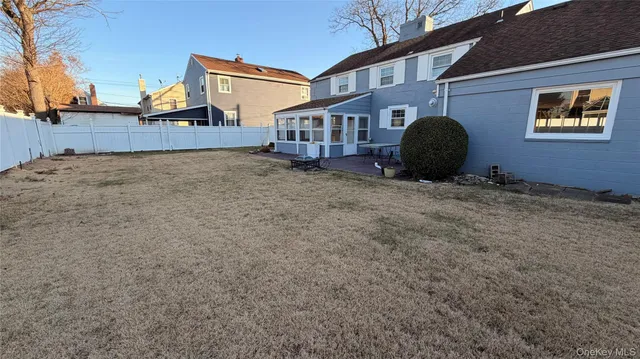 $4,800 | 185 Weir Street, Hempstead, NY 11550