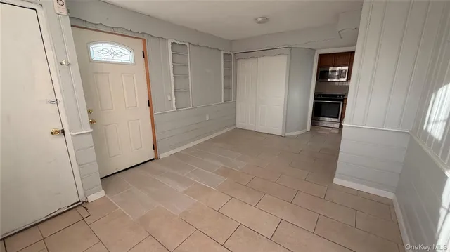 $4,800 | 185 Weir Street, Hempstead, NY 11550