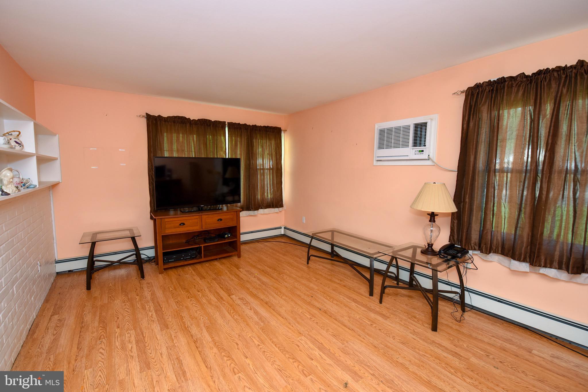 44 Gun Road Levittown, PA 19057 - Photo 4 of 18