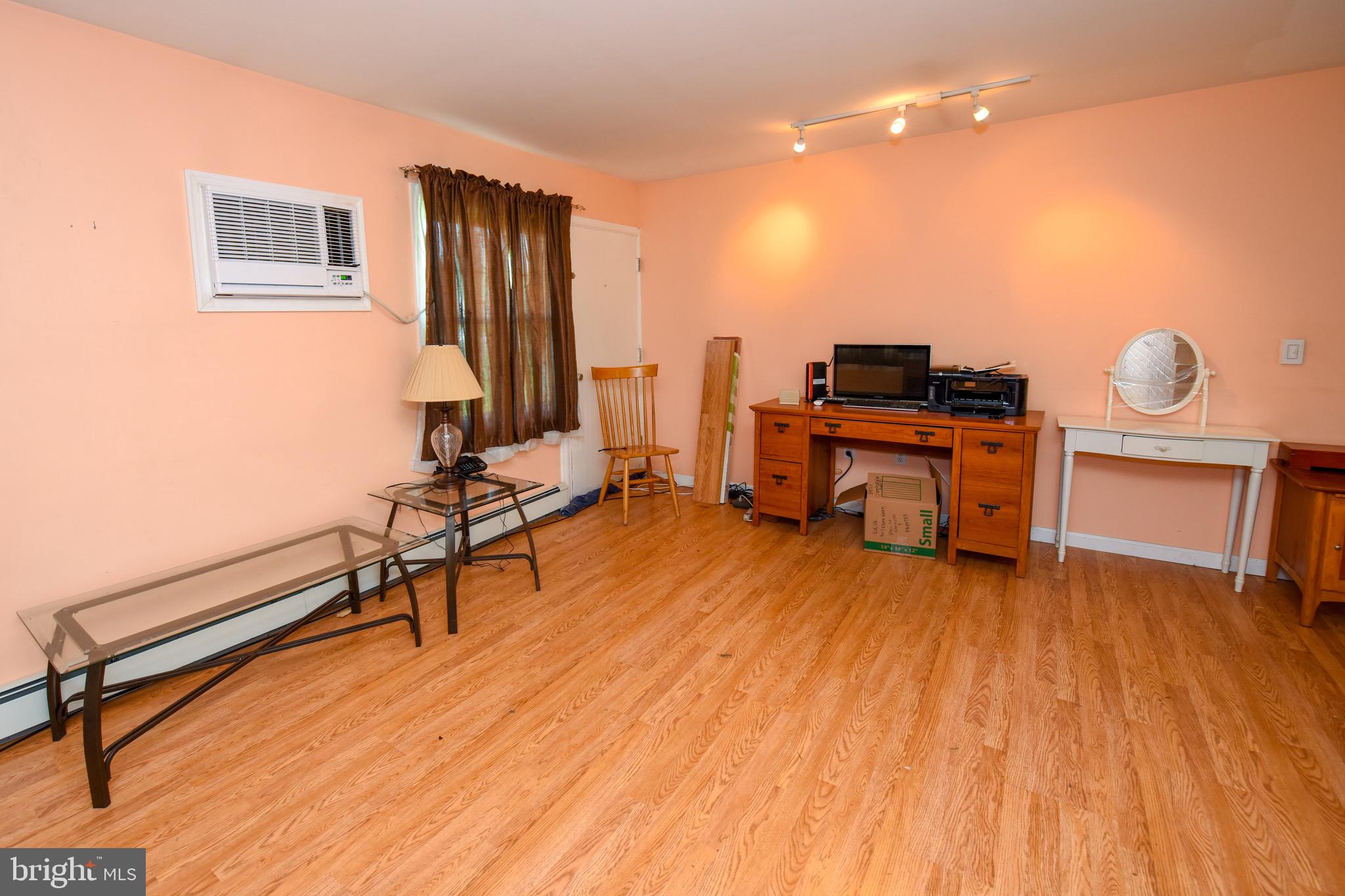 44 Gun Road Levittown, PA 19057 - Photo 5 of 18