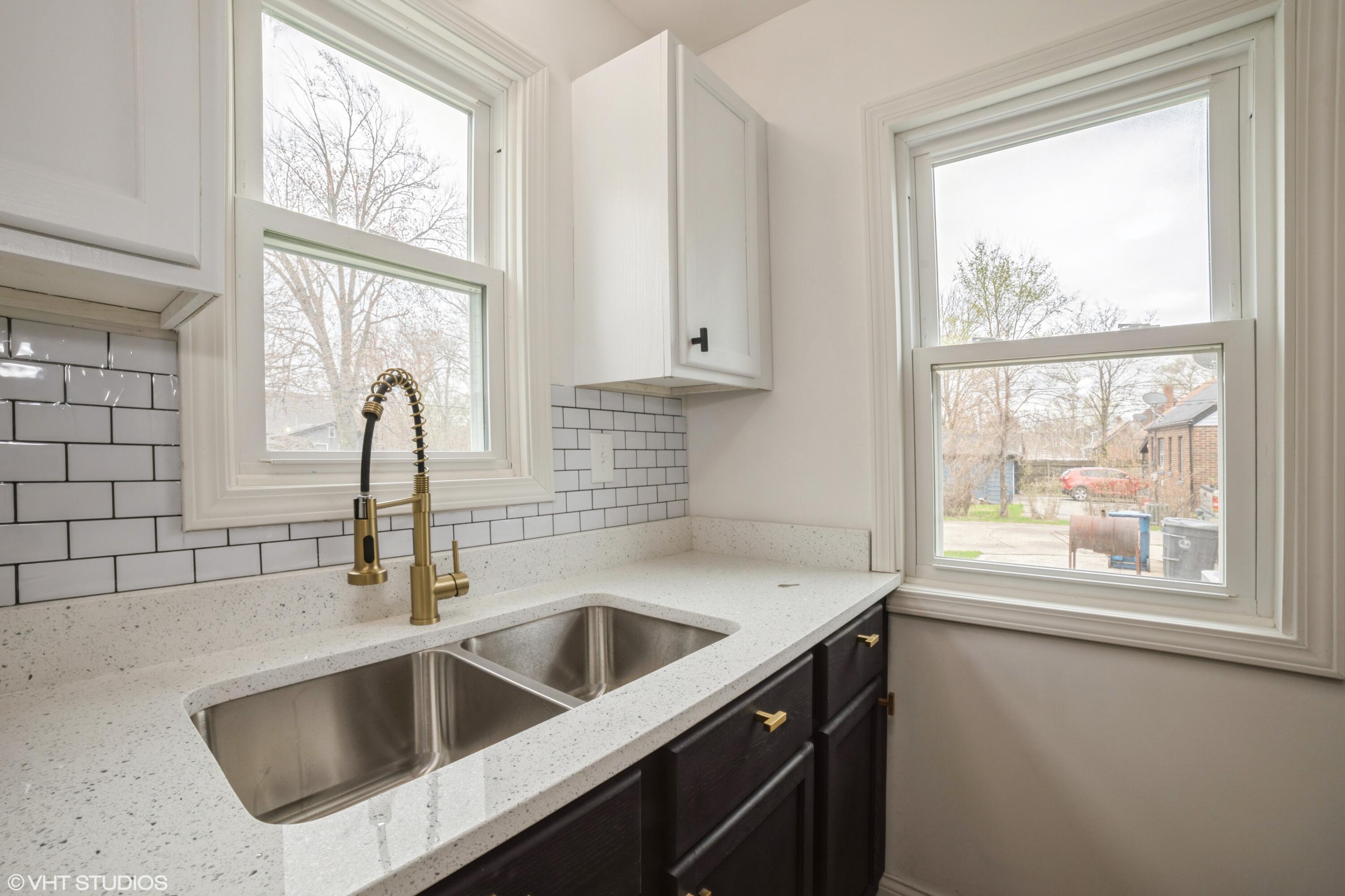 4357 Vermont Court Gary, IN 46409 - Photo 4 of 15 3000x2000