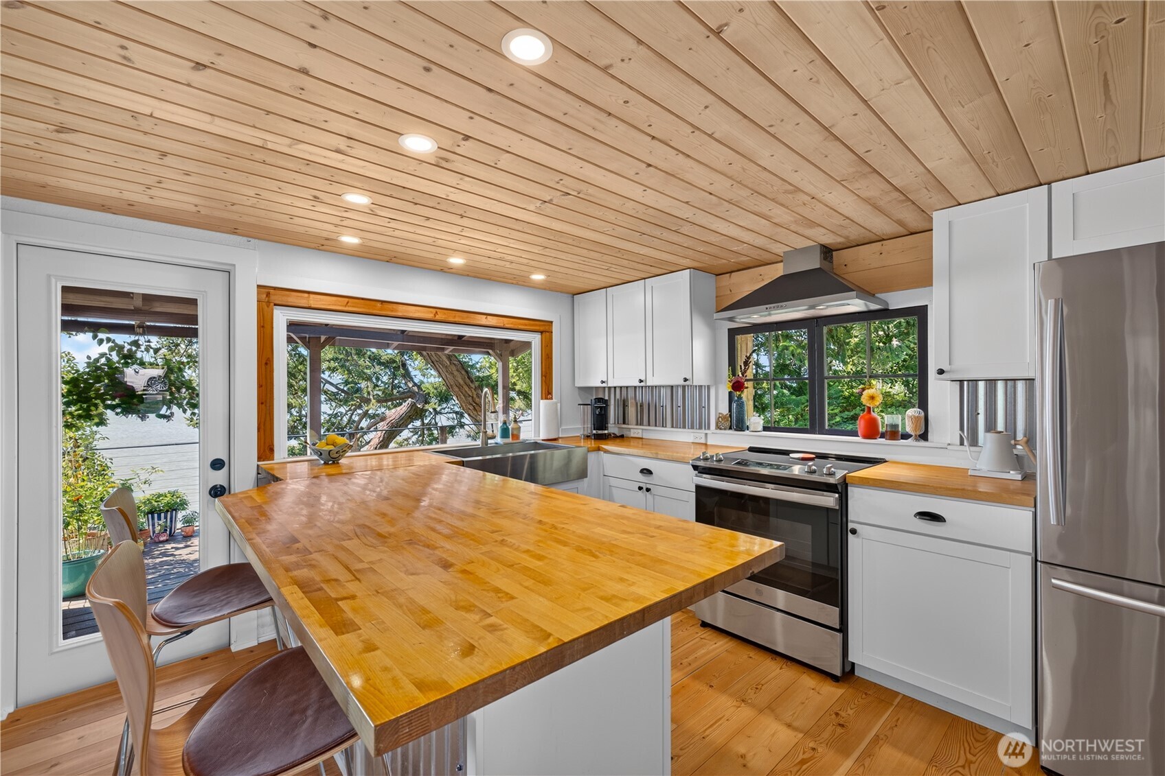 18274 Capet Zalsiluce Road La Conner, WA 98257 - Photo 14 of 37 Gallery Image 14