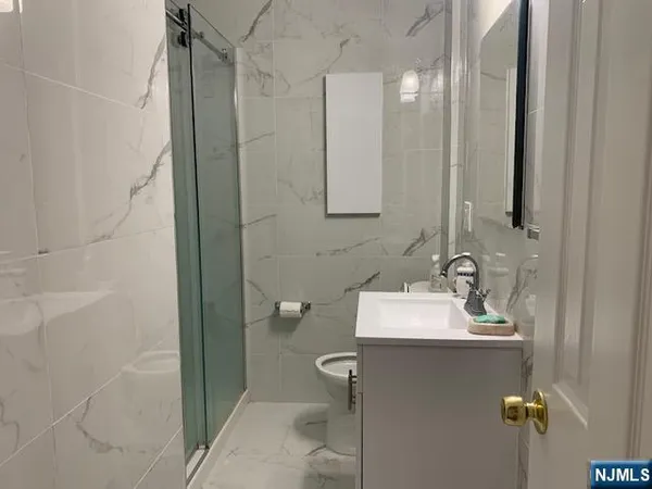 $5,900 | 279 Slocum Way, Fort Lee, NJ 07024