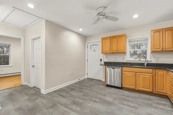 $3,000 | 12 Circle Drive, Weymouth, MA 02188