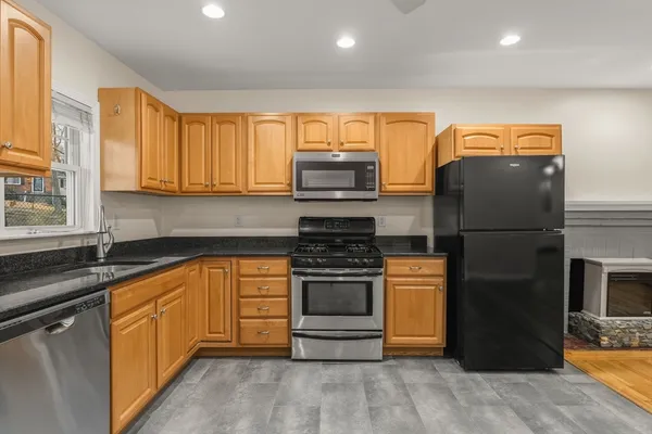 $3,000 | 12 Circle Drive, Weymouth, MA 02188