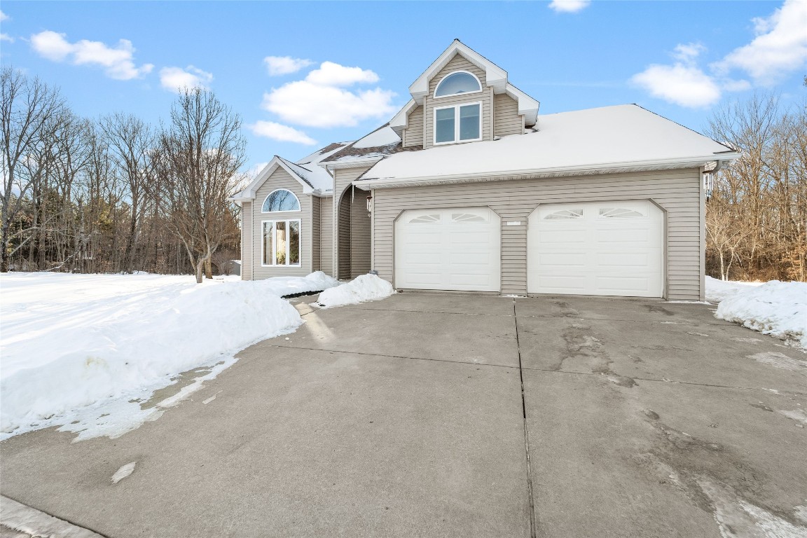 805 Brotzman Road Binghamton, NY 13901 - Photo 3 of 50 Gallery Image 3