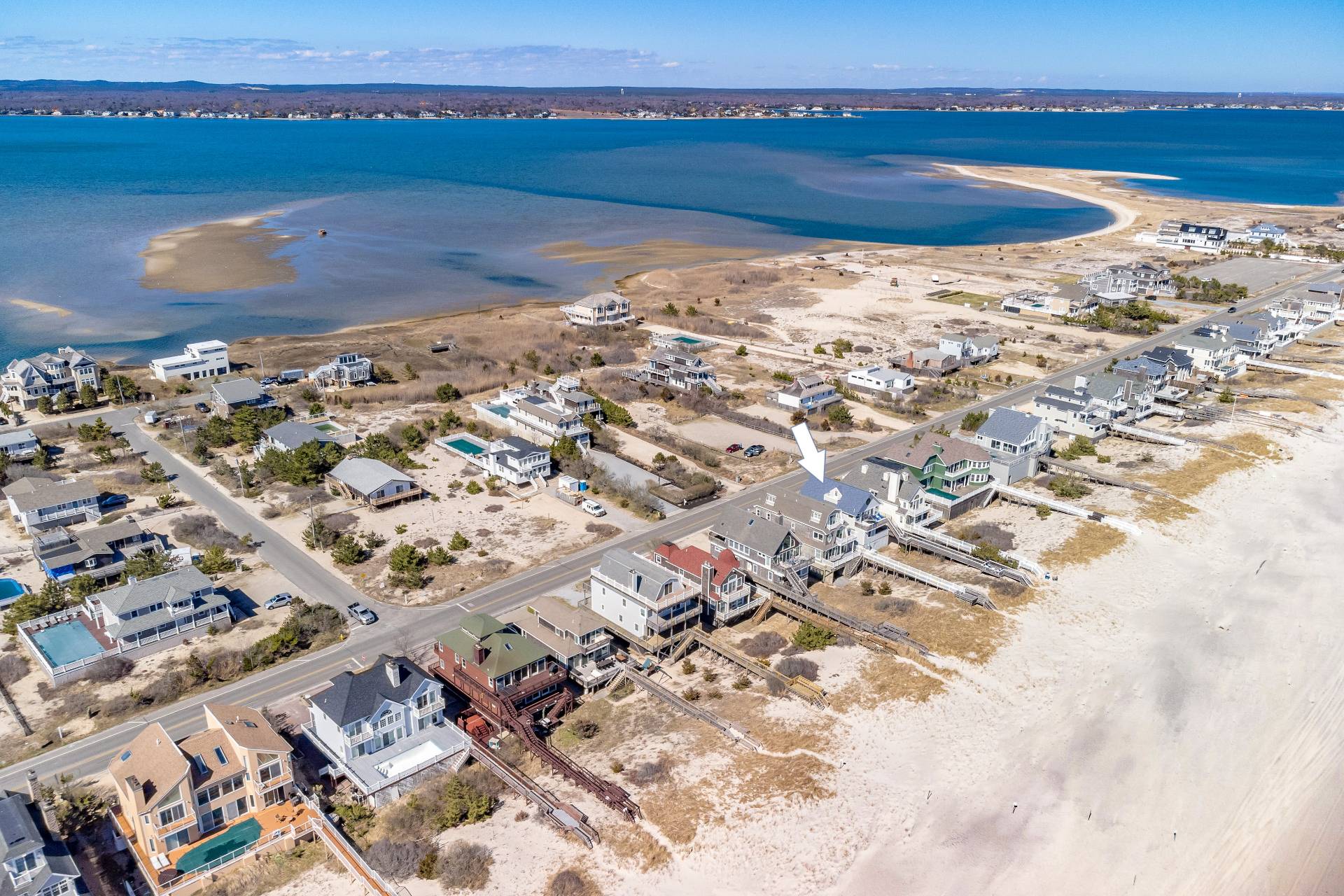 805 Dune Road Westhampton Beach, NY 11978 - Photo 6 of 25 a view of an ocean