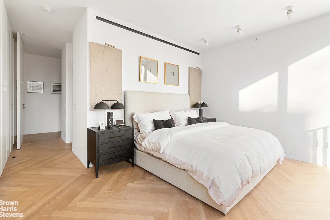 16 West 40th Street, Unit 19C Manhattan, NY 10018 - Photo 11 of 15