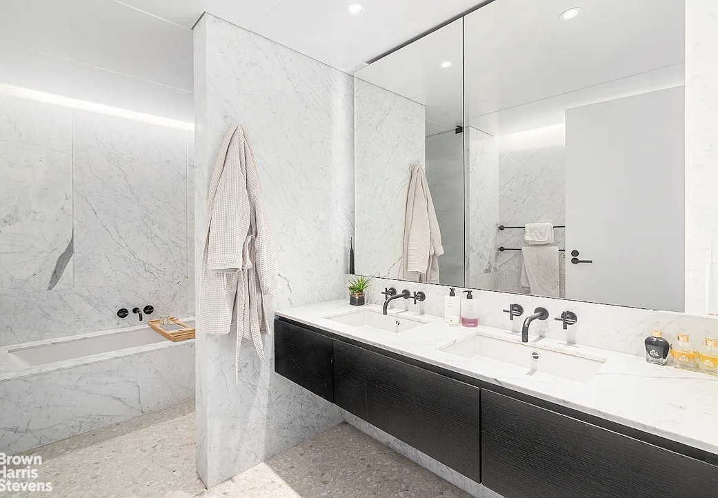 16 West 40th Street, Unit 19C Manhattan, NY 10018 - Photo 13 of 15